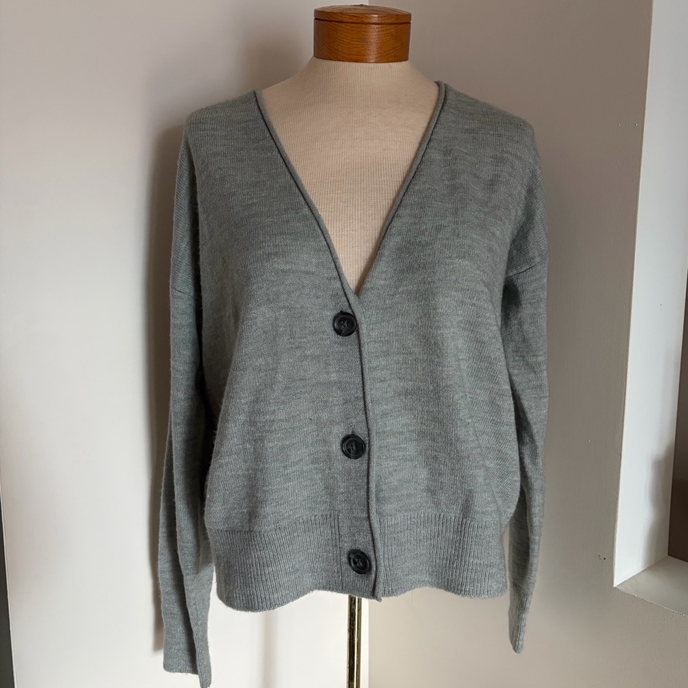 Banana Republic Super Soft Button Front Cardigan
